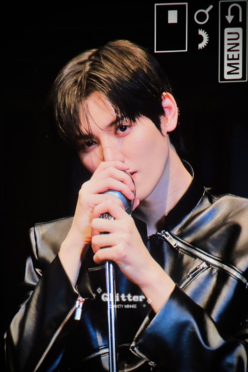 𝙂𝙡𝙞𝙩𝙩𝙚𝙧 tweet media
