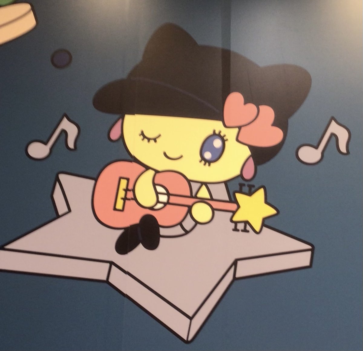 Mdora1293's tweet photo. 東京駅でたまごっちのおみせに行ってきた✌️ https://t.co/qvHe3ssH7U