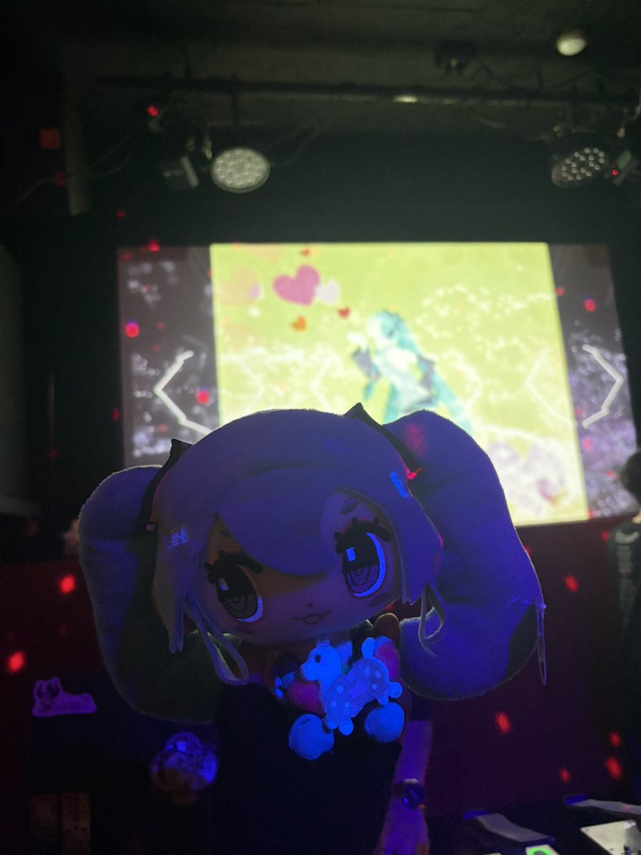 chi_pipo_'s tweet photo. 昨日はありがとうございましたʕ•ᴥ•ʔ🎀
本当に楽しいパーティーだった🎉🎉
ずっと終わってほしくなかった、、！

10歳はサバ読みすぎ！って言われたセトリになります🐈笑
お友達がくれた動画も平成37年画質にしたよん！

インターネットは最高だ〜🩵
#インターネットビートデイ https://t.co/dbbN1fshMD