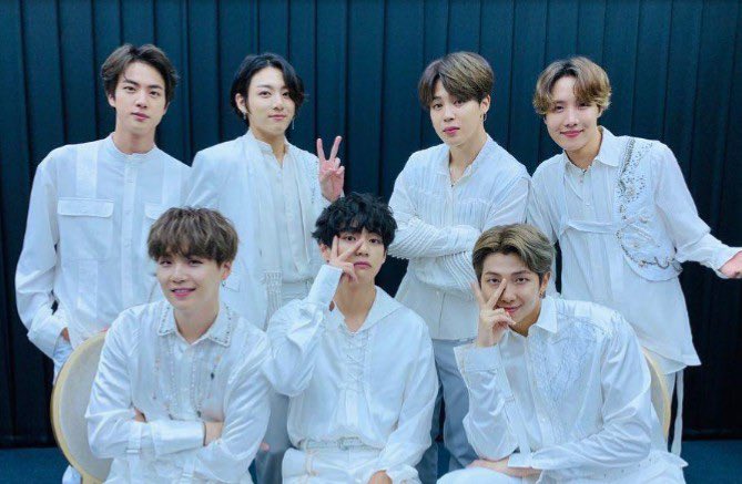 MusicGovernment's tweet photo. Top 10 most famous k-pop groups of all time 
1️⃣ BTS
2️⃣ BLACKPINK
3️⃣ BIGBANG
4️⃣ Girls’ Generation
5️⃣ EXO
6️⃣ TWICE
7️⃣ SHINee
8️⃣ 2NE1
9️⃣ Super Junior
🔟 SEVENTEEN https://t.co/jMYvZO2YrZ