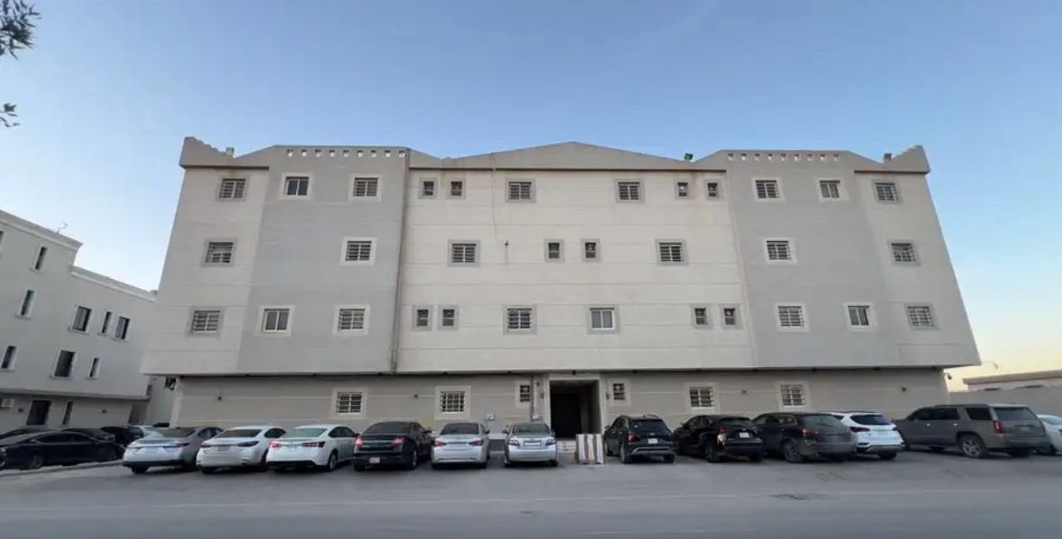 Rana_89_s's tweet photo. 🏡 شقة دورين للبيع بحي السعادة – الرياض  
📍 مساحة 229 م² | درج داخلي 

✨مكونات الدور الأول:
🛋️ مجلس رجال  
🚻 دورة مياه رجال  
🛋️ صالة كبيرة  
🚺 دورة مياه نساء  
🍽️ مطبخ  راكب

✨ الدور الثاني:
🛏️ غرفة نوم ماستر كبيرة مع دورة مياه خاصة  
🛏️🛏️ غرفتين نوم  
🚿 دورة مياه

يتبع 👇🏻 https://t.co/nABUg7liCp