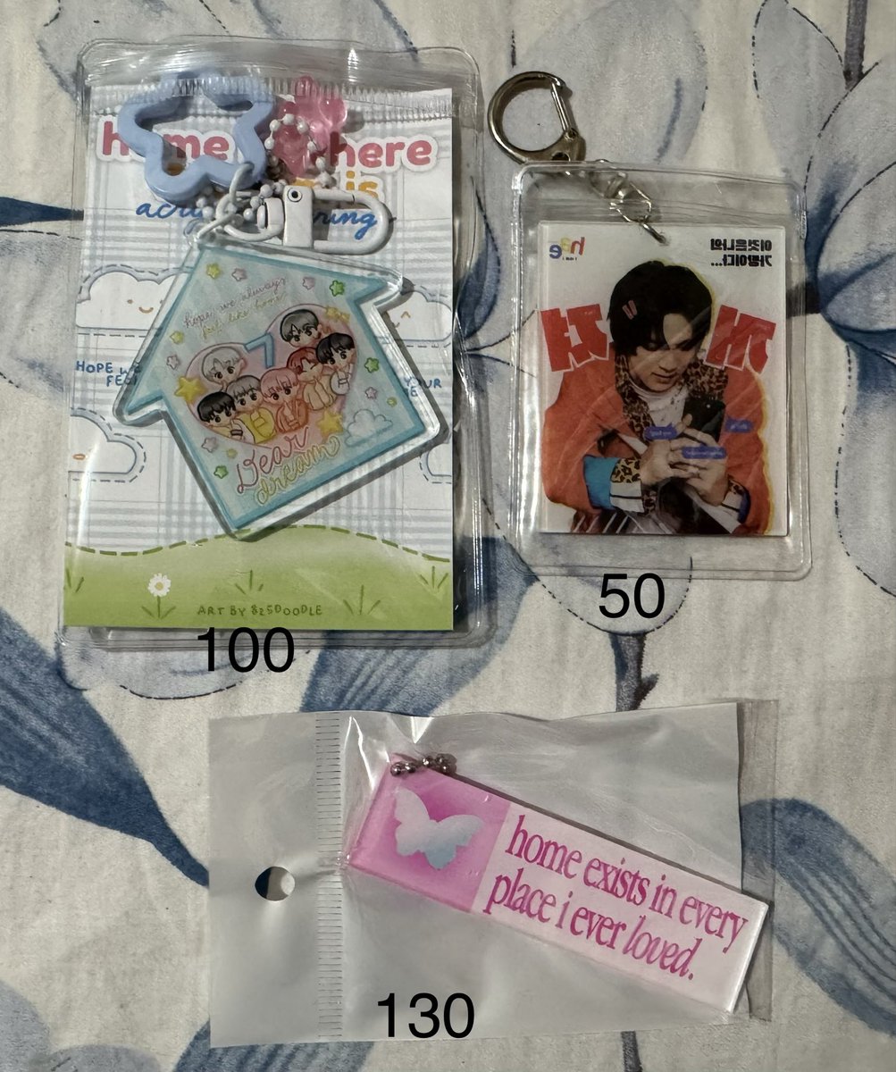 wts lfb ph nct

nct assorted keyrings &amp; fanmade merch

see pic for prices

💌 DM me if interested

🏷️ onhand nct 127 nct dream haechan mark lee mahae keyring pc holder button pin