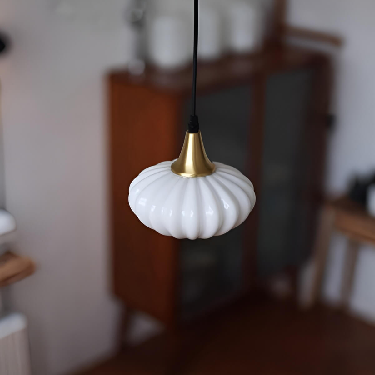ShineLifeLight's tweet photo. Whether you love the soft "pumpkin"🎃 ribbing or the sleek lantern profile, these milky glass beauties bring a warm, ambient vibe to any room. 💡🏠

https://t.co/yCm9K3xq4W

#InteriorDesign #HomeDecor #PendantLighting  #LightingDesign https://t.co/zTwKzgBUcm