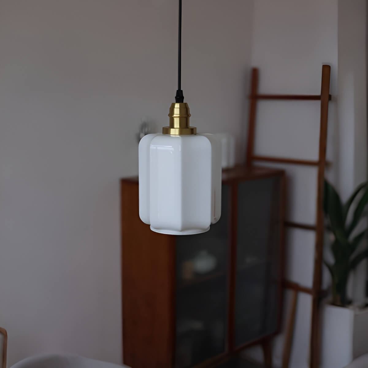 ShineLifeLight's tweet photo. Whether you love the soft "pumpkin"🎃 ribbing or the sleek lantern profile, these milky glass beauties bring a warm, ambient vibe to any room. 💡🏠

https://t.co/yCm9K3xq4W

#InteriorDesign #HomeDecor #PendantLighting  #LightingDesign https://t.co/zTwKzgBUcm