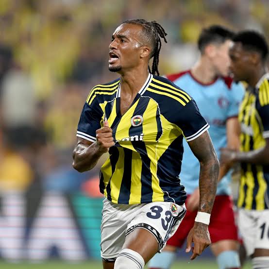 captaineness's tweet photo. 3-4 ay sakatlık yaşamasına rağmen 6 gol 7 asist yapmış adam daha 23 yaşında bunu kaybetmememiz lazım https://t.co/SuWsmegDPn