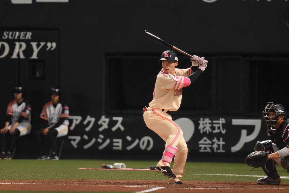 か tweet media