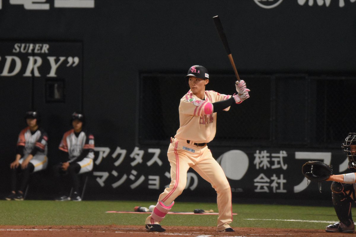 か tweet media