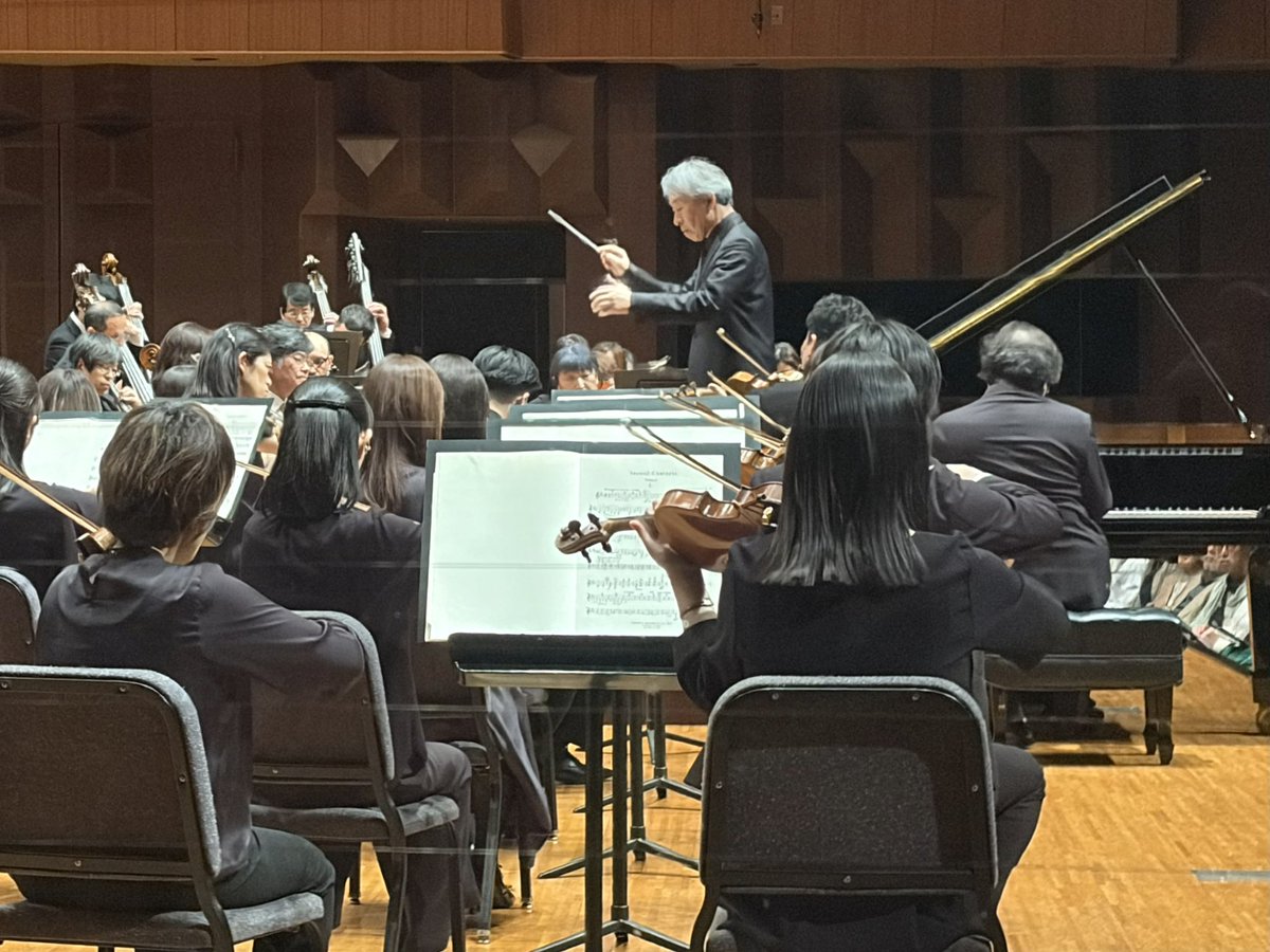 Osaka_phil's tweet photo. 梅田俊明さんの指揮、清水和音さんのピアノによる《三大ピアノ協奏曲の響宴》終演👏

ベートーヴェン／ピアノ協奏曲第5番「皇帝」
チャイコフスキー／ピアノ協奏曲第1番
ラフマニノフ／ピアノ協奏曲第2番

を一挙に演奏するコンサートは大熱演でした😆
満員御礼㊗️ご来場の皆様ありがとうございました✨ https://t.co/owY6Yh11IW