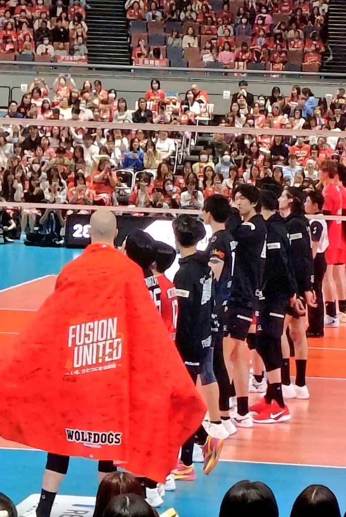risa10165's tweet photo. 2025-26SV.LEAGUE MEN CHAMPIONSHIP SemiFinals@大阪 GAME2
サントリーサンバーズ大阪VSウルフドッグス名古屋
■3-1
最後まで接戦の良い試合でした！開幕戦から最後SFまで19試合現地で観戦させてもらって、やっぱりウルドのバレーが１番楽しいし大好きです。選手の皆様、関係者の皆様お疲れ様でした！ https://t.co/WtZ9xzDcgp