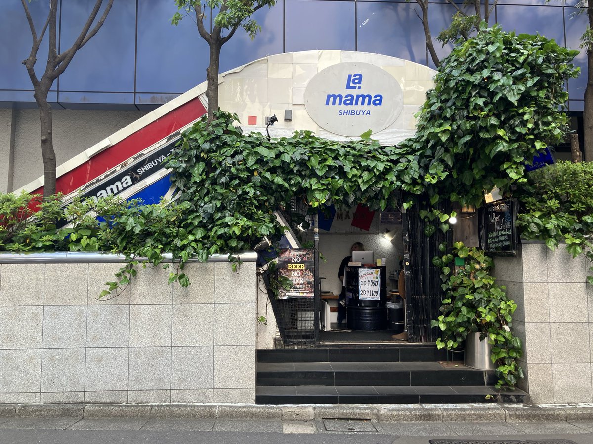 mrsachildren's tweet photo. @mc_official_jp 
デビュー34周年おめでとうございます♪
今日はMr.Childrenの原点でもあるLa.mamaで１人お祝いしてきました。
これまでもこれからもMr.Childrenと生きていきます！ https://t.co/ls44BTe42y