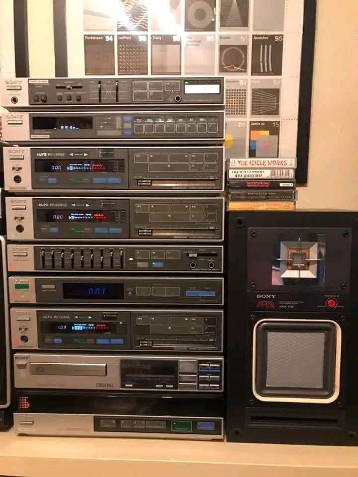 Petr_revox's tweet photo. SONY https://t.co/Qg29iqc64r