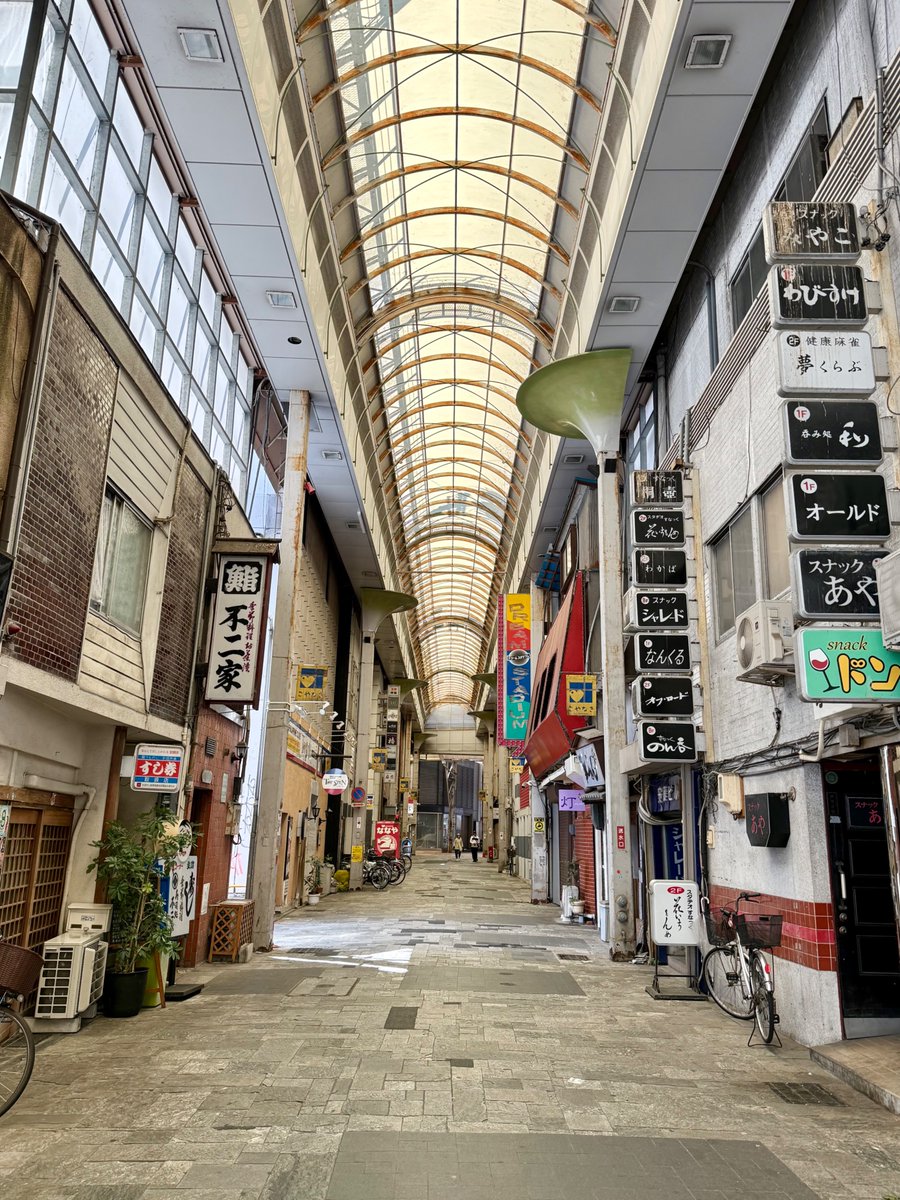 autalow's tweet photo. 買い物途中、色んな人に声を掛けてもらう。そんな中に昔からの音楽仲間がいたよ。今は会う機会も減ったけど、あの頃があるから今がある😃 https://t.co/9XBXaoZaJe