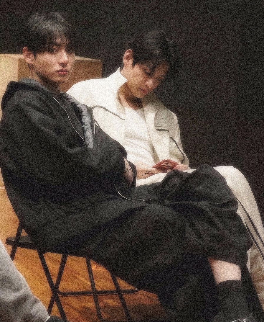 Taekook 1921 tweet media
