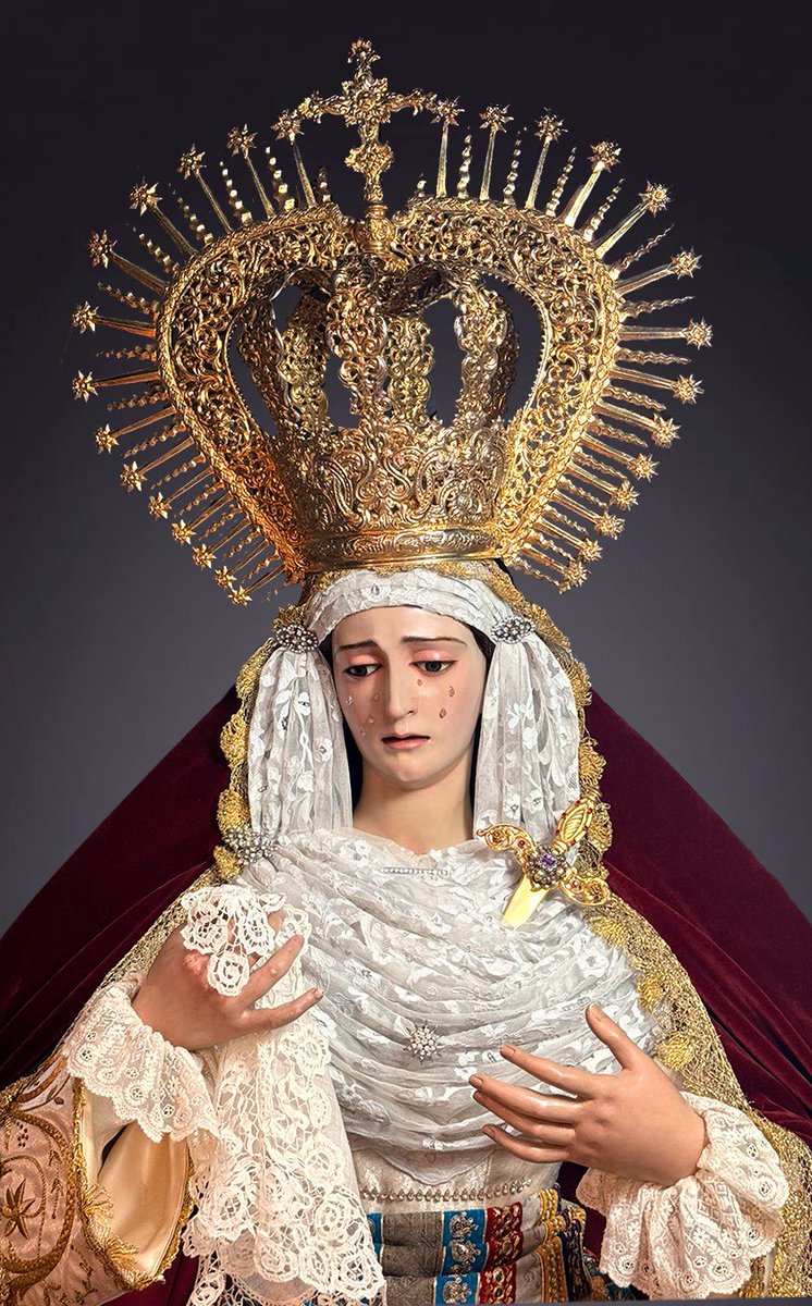 HdadJudios's tweet photo. MAYORDOMÍA |

María Santísima de los Dolores, ataviada para el tiempo ordinario, estrena broche realizado por el diseñador y joyero Juan Robles, donado por un hermano de nuestra corporación.

La Hermandad agradece este gesto de devoción y cariño hacia nuestra venerada titular. https://t.co/vzo9zOdwtV