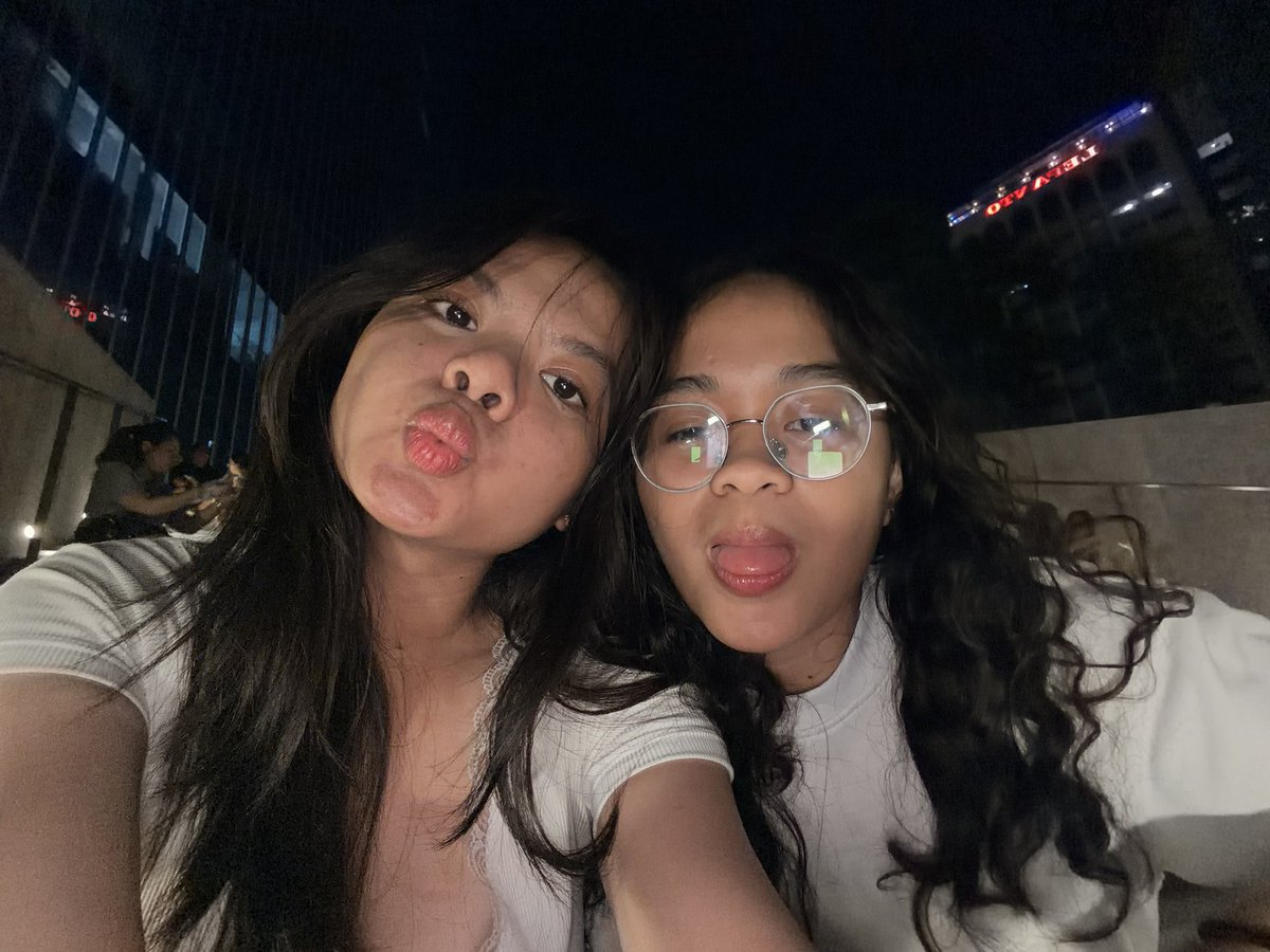 fishpilei's tweet photo. I love her https://t.co/mjYdu4uCnw