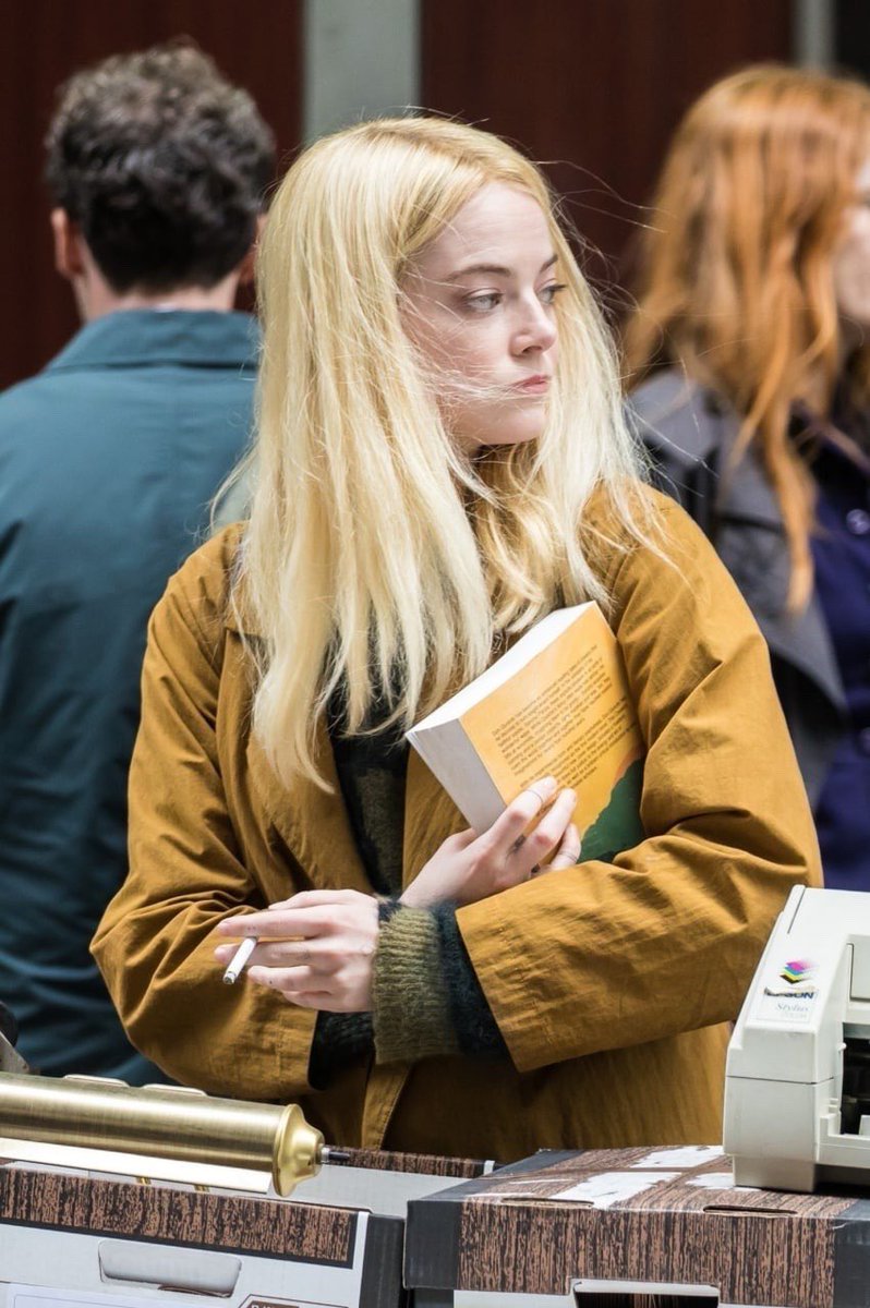 emma stone throwbacks| fan account tweet media