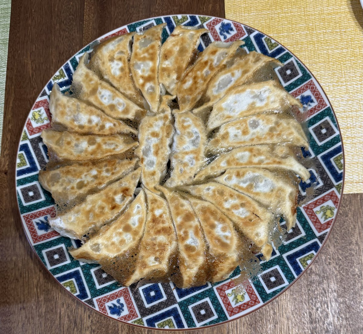 ic_hi_co's tweet photo. 母の日はいつも餃子を作るよ🥟 https://t.co/nOJfjrgcdl
