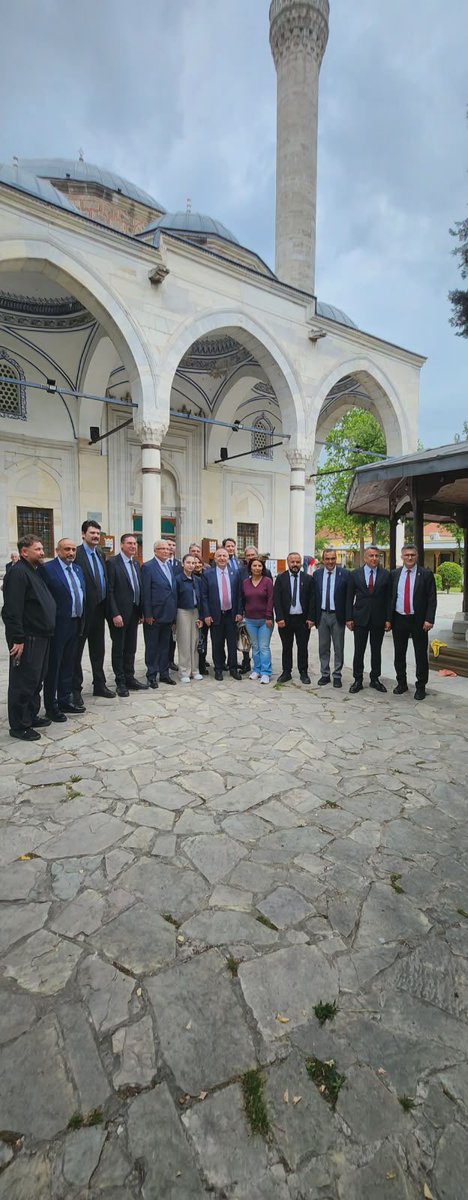 MSBezircilioglu's tweet photo. Genel Başkanımız Prof. Dr. Ümit Özdağ liderliğindeki Zafer Partisi heyetimizle Makedonya ve Kosova ziyareti gerçekleştiriyoruz. 

Gezimizin ilk gününde, Makedonya’daki Büyükelçiliğimiz, Türk siyasi partileri ve Türk sivil toplum kuruluşları birliği ziyaretlerini gerçekleştirdik. 

Evlad-ı fatihanla biraraya geldik..

Bizi büyük bir teveccühle karşılayan ve bağrına basan soydaşlarımıza müteşekkiriz..