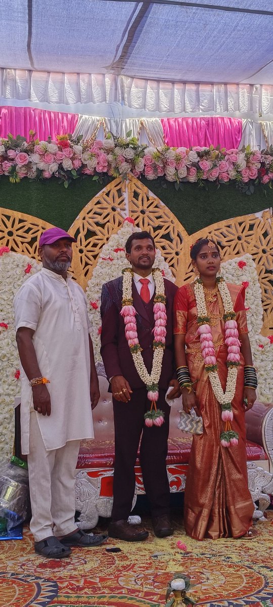 shekappa_laskar's tweet photo. ಇಂದು #ತೆಕ್ಕಲಕೋಟೆಯ ಶ್ರೀ #ವರವಿನ_ಮಲ್ಲೇಶ್ವರ_ದೇವಸ್ಥಾನದಲ್ಲಿ ನಡೆದ ಶ್ರೀ #ಗೊರವರ_ಶಿವರಾಜ ನವರ  #ಮದುವೆ_ಕಾರ್ಯಕ್ರಮದಲ್ಲಿ ಭಾಗವಹಿಸಲಾಯಿತು. https://t.co/L2GyArQtBm