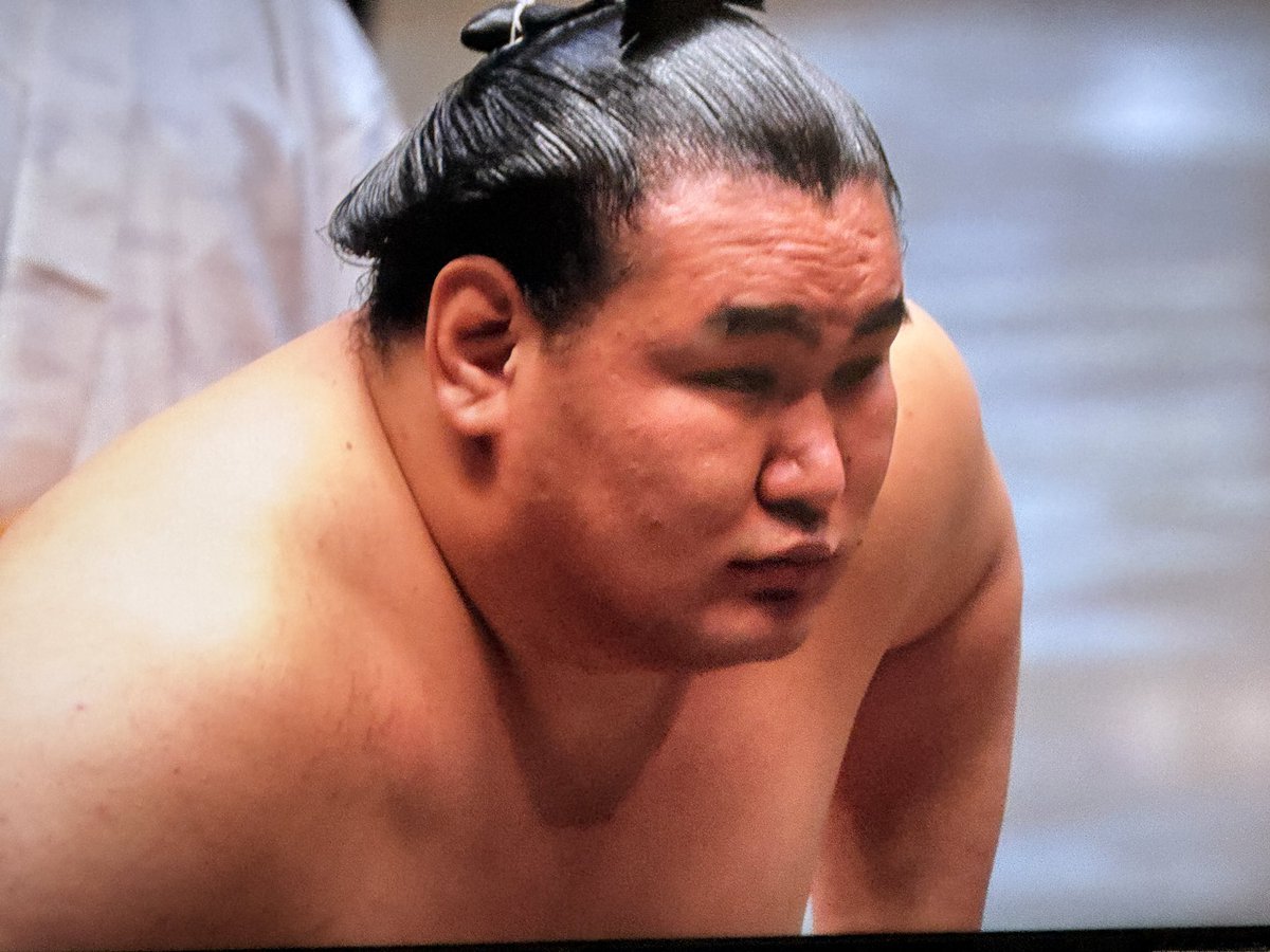 豊昇龍vs高安 良い睨み合いだ！