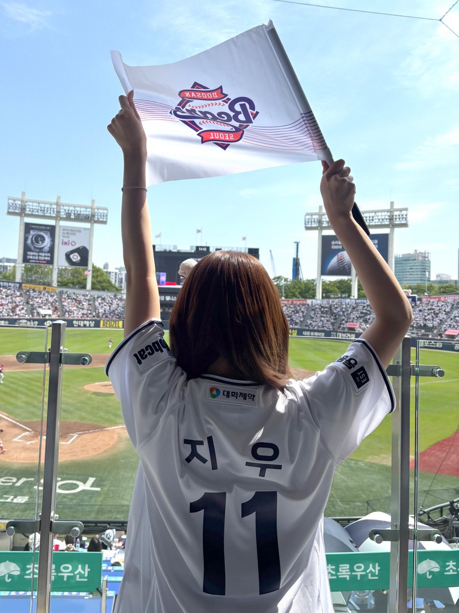 [📸] 2026 KBO리그 - 두산 베어스 vs SSG 랜더스

해냈다 해냈어 두산이 해냈어 ⁀⚾️ᵎᵎᵎ

NMIXX 5th EP “Heavy Serenade”
➫ 2026.5.11 6PM (KST)

🎼 Pre-Save &amp; Pre-Add &amp; Pre-Order
NMIXX.lnk.to/HeavySerenade

#NMIXX #엔믹스
#지우 #JIWOO
#HeavySerenade
#NMIXX_HeavySerenade
#두산베어스