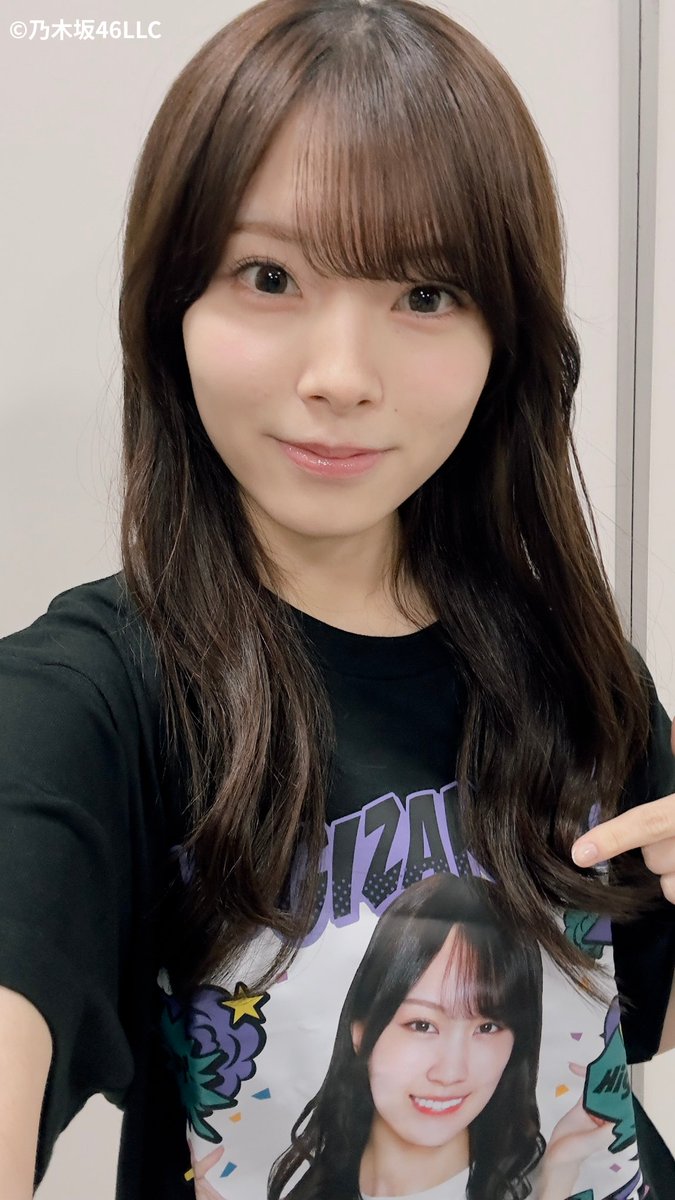 nogizaka_mobile's tweet photo. ／
うるみんから推し活写真が届きました！📸
＼

のぎBOXのTシャツを着て、かっきー推しをアピール…！♡

https://t.co/6B0WZhzkcx

#森平麗心  #賀喜遥香
#乃木坂46 https://t.co/EYSoltDFxi