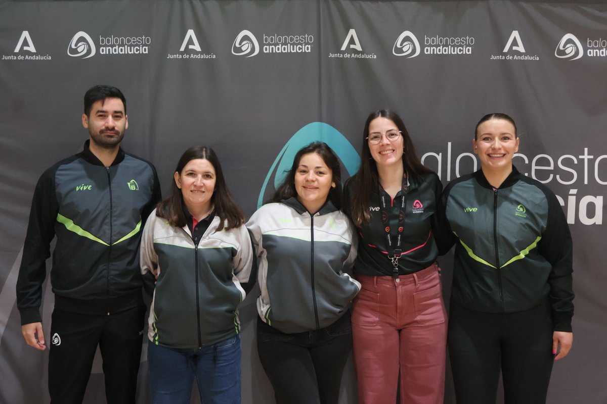 fabhuelva's tweet photo. 🙌 ¡Comienza el encuentro por el 3º puesto en la #FFSM2026!

📍 Polideportivo Diego Lobato, Huelva
⏰ 11:00
🏀 @CDMontessoriH 🆚 @CBBonares 

📊 Estadísticas en la app Afición FAB
📺 https://t.co/OmbBVRfXXd https://t.co/qkHGQpigtr