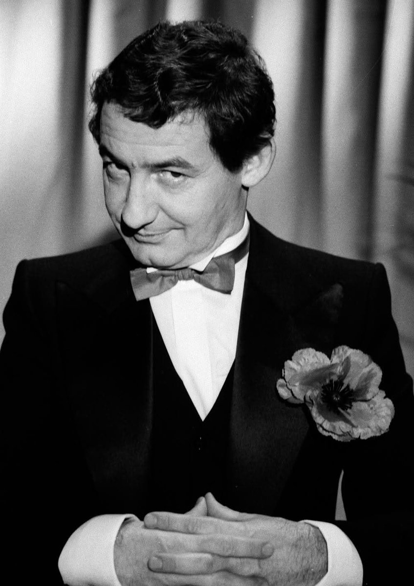 "Les enfants, c'est comme les pets. Il n'y a que les siens qu'on peut supporter."
Pierre Desproges