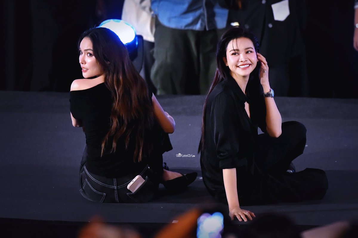 sleeplessgirl_'s tweet photo. ศูนย์รวมความรักของพวกเรา เป็นวันรวมพลที่มีความสุขมากๆ มีคนรักเพิ่มขึ้นเยอะมากๆ เลย จะอยู่ซัพพอร์ตแบบนี้ไปเรื่อยๆ เลยนะ 🥰🤍🥹✨

THE WATER FINAL EPISODE 
#นทีร้อยเล่ห์ตอนจบ
#englot #อิงล็อต https://t.co/j1MaQgUhle