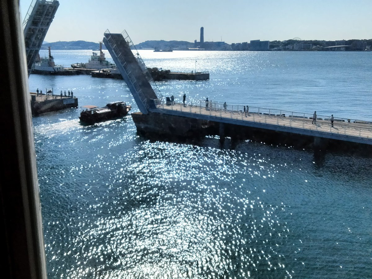 CEFIMA1's tweet photo. 初めて門司港来たけどレトロな建物いっぱいで海もあるし､この街の風景が好き過ぎる😆
みなとみらい以外で初めて用も無く無駄に来たくなる場所見つけた😁
#門司港
#門司港レトロ
#和布刈神社 https://t.co/sKmabqn4zY