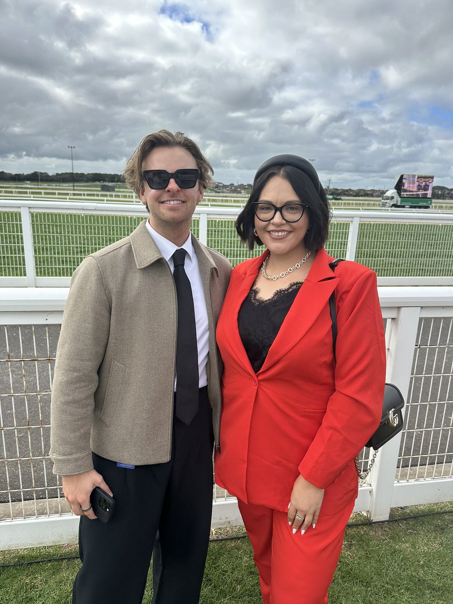 georgia_kate93's tweet photo. Sunday blues are real today…what a week 🐎🥂 #thebool https://t.co/i24Gj4DFY9