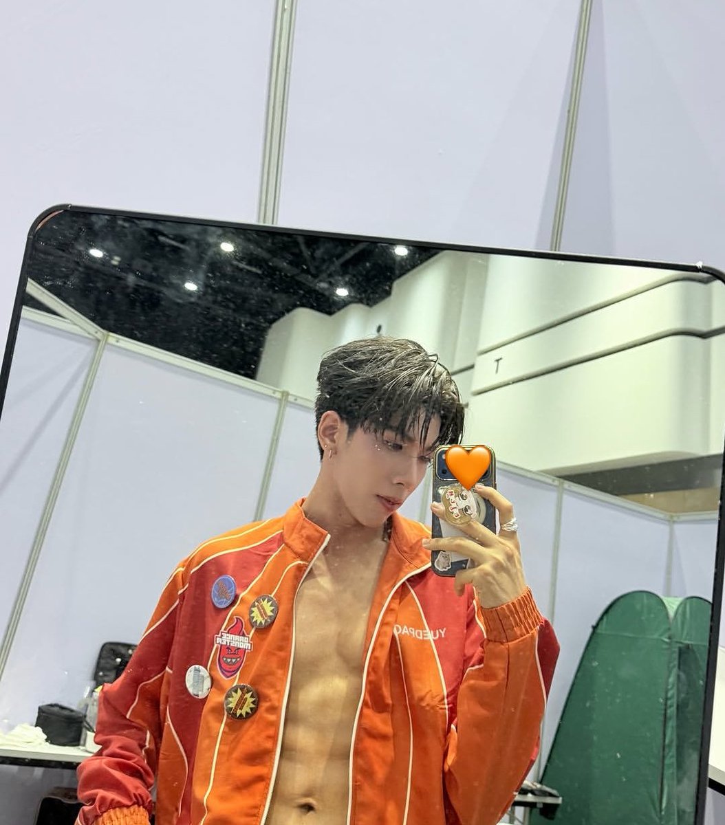 กำลังดีใจ รูปทั้งโพสต์ เป็นน้องปาล์ม จนเห็นรูปนี้ ....

#PALM_PERSES