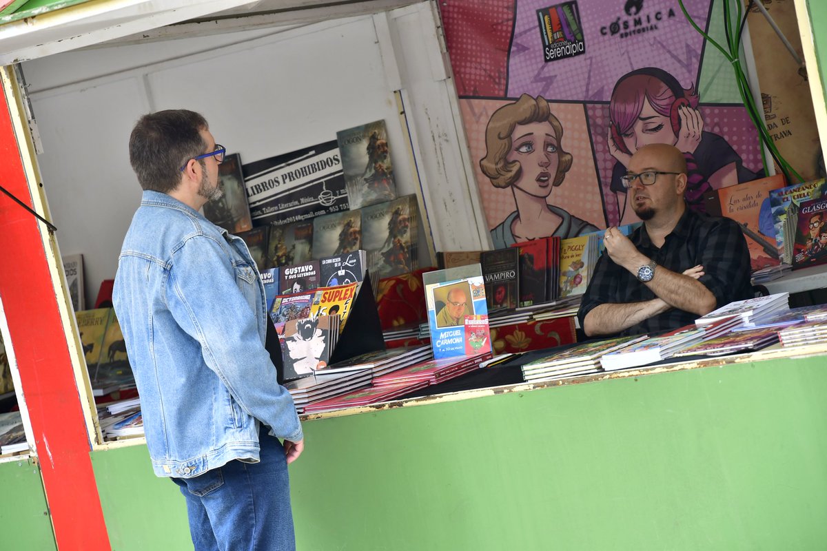 FcomicEuropeo's tweet photo. 📚🎨 ¡Las sesiones de firmas continúan llenando de vida el Festival Europeo del Cómic! ✍️✨

Los autores invitados Dany Dana, Ana J. Pineda, Julio Rodríguez, Alberto Belmonte y Manuel Soto ya se encuentran firmando cómics y realizando dedicatorias 📚🎨💫 https://t.co/q3encgzJXX