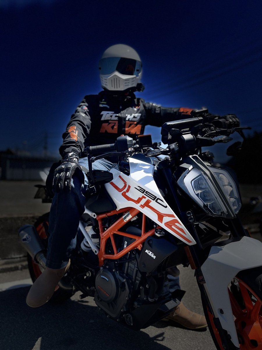 moto10011's tweet photo. 今日は納車後日点検
天気も良く
テストソロツーリング
まずは白糸の滝まで
そっからのKTM 山形
短気等ながらなかなか
いいぞ390デューク
トルクハンパない
下道最強だわぁ
そっからの山寺DAMCoffee
までツーリング
激込みでした(笑)
写真はKTMのお嬢に撮ってもらいました♥️素敵 https://t.co/ZFiuRHx5CA