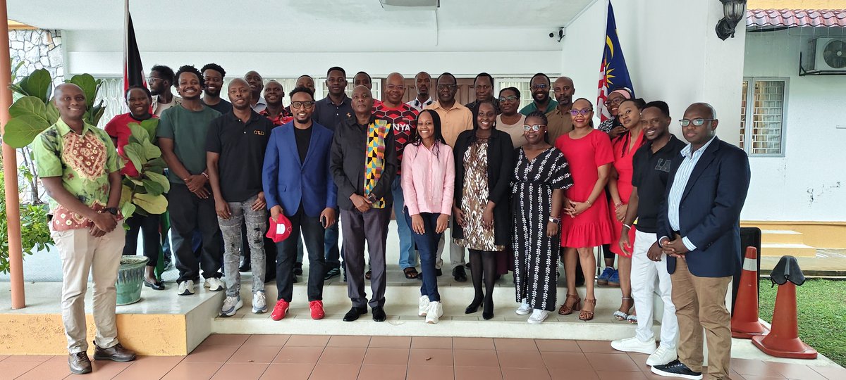 KenyaHighComKL's tweet photo. 2/2. Also, the occasion provided an opportunity to introduce the newly posted Immigration Attache, who will work closely with the Kenyan community on Immigration and welfare-related matters.@ForeignOfficeKE @Diaspora_KE https://t.co/Xq6FuXcZoA