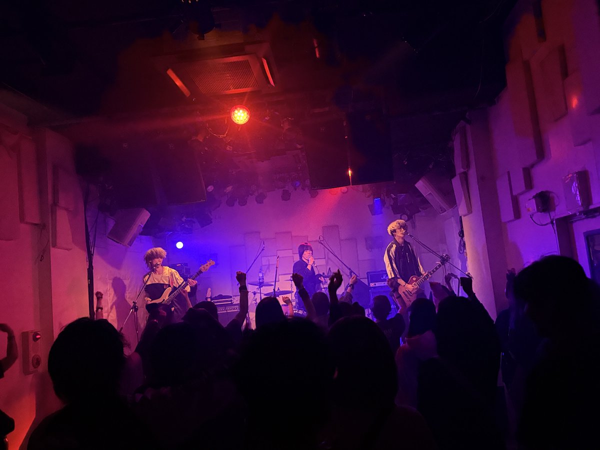 ze_ze_official's tweet photo. 下北沢MOSAiC、6番手。
BACKDAV、スタートしてます!
#ゼロフェス #BACKDAV https://t.co/jrT7AMrlbT