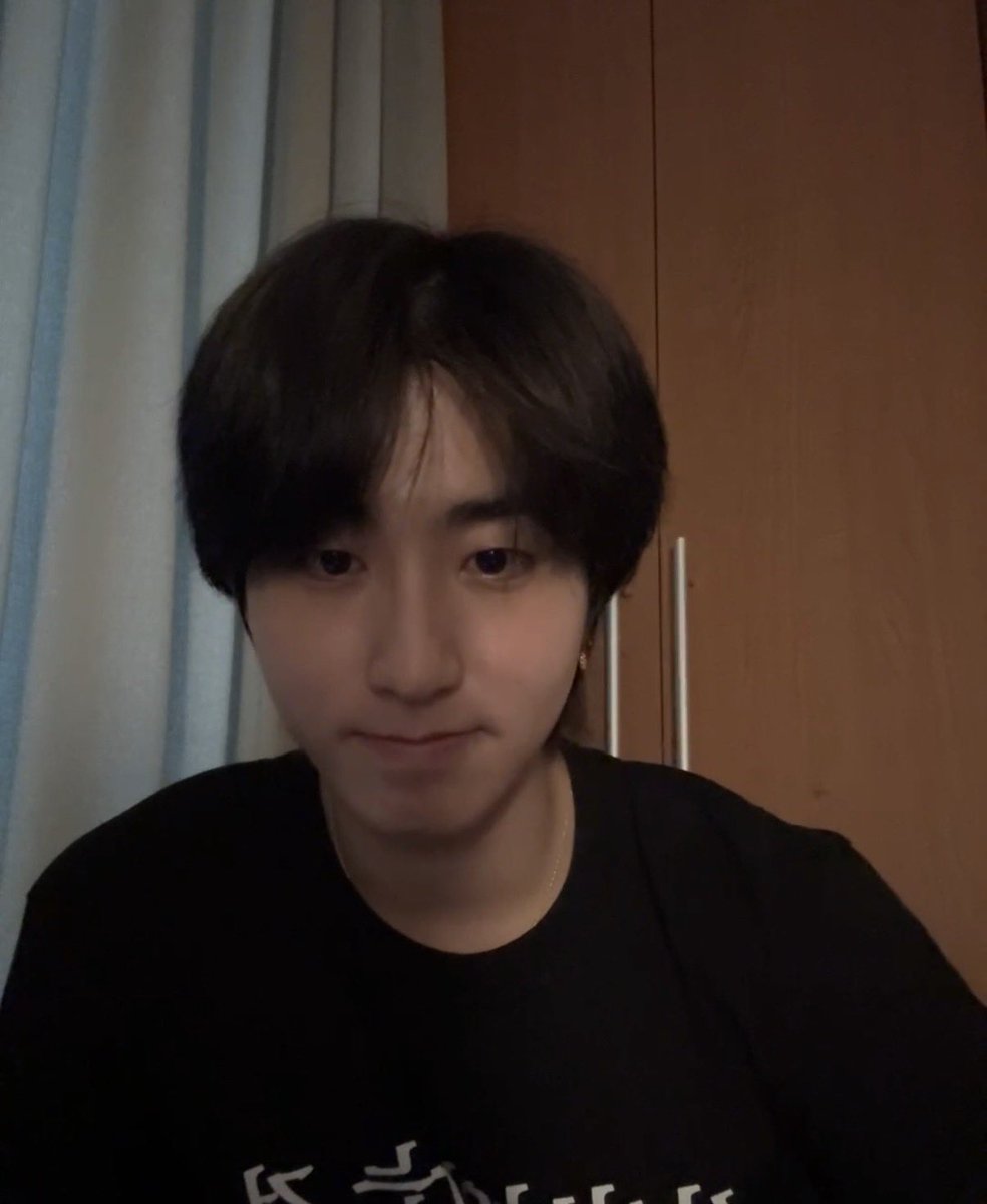뚜이 tweet media