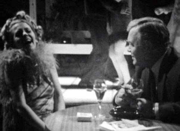 Wyfan2's tweet photo. #PatrickWymark and #FelicityGibson in THE POWER GAME episode for 18 February 1969: CAT IS YOU, BIRD IS ME. "Will this cat get the bird?" Wilder asks. https://t.co/i858GBDXRv https://t.co/C5NuOBXtBN