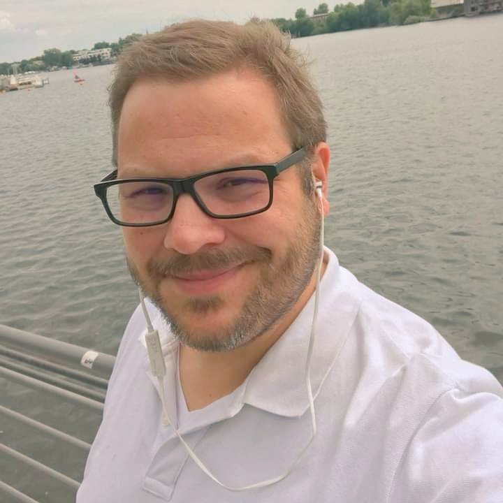 OwenGreen's tweet photo. @KGeorgieva 😎 https://t.co/qrLbBNuiEM