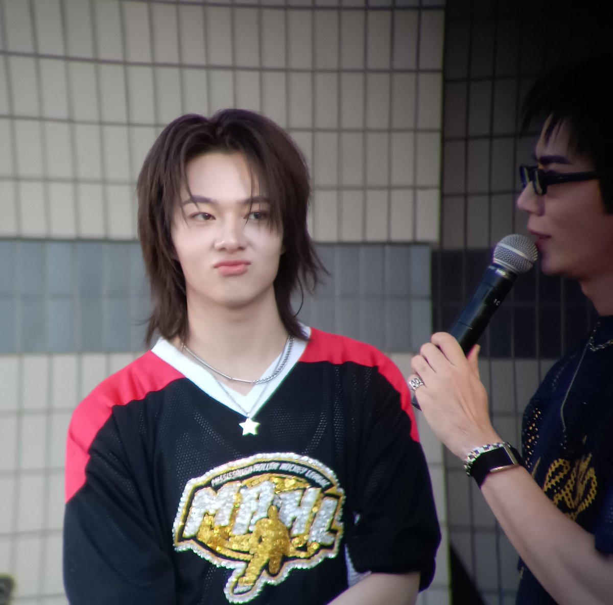 Long hair suits him so much 🤩 so cute 🩷

ZEENUNEW TH TOKYO26 
#ThaiFesTokyoxZNN
#ZeeNuNew