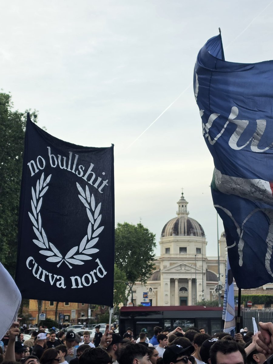 nobullshit48's tweet photo. “…Noi saremo sempre qua, finché il latte bollirà…”

#nobullshit #curvanord #SSLazio #maledettilaziali #goliardia https://t.co/KVnbLrUUJJ