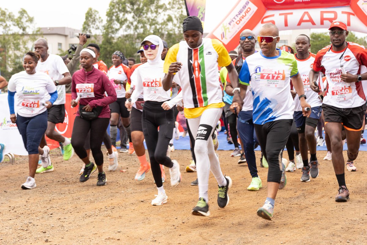 AbsaLifeKenya's tweet photo. The route is buzzing. Teams are moving well and keeping the energy high with every stretch.

Veteran marathoner, Henry Wanyoike, is out there too, calm and steady, setting that pace everyone respects.

Let's go!

#NairobiMarathonRelay2026 | #AbsaLifeKenya 

@itsdavidthuo https://t.co/8Q9NHuC2bL