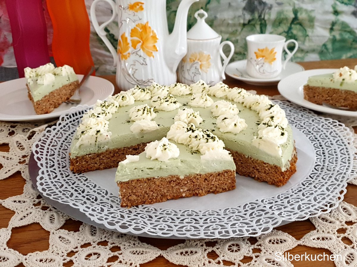 Silberkuchen's tweet photo. Alles Liebe zum Muttertag  ! Happy Mother's Day  ! #muttertag #mothersday #foodphotography #foodblog #frühstück #breakfast #brunch #kaffeeundkuchen #pistazienkuchen #foodblogeats #foodbloggerlife #foodforlife #foodpics #realfood #twinkies #homemade #homebaking #bio #news https://t.co/PFiurmtxna
