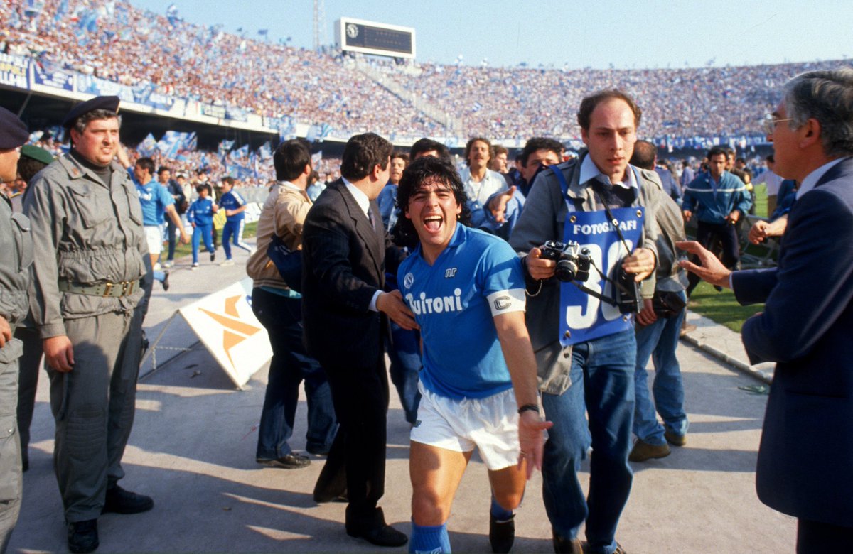 sergiocortina's tweet photo. Hoy se cumplen 39 años del primer scudetto del Nápoles. Con la rabia que te da venir desde muy abajo, Diego Armando Maradona. https://t.co/dikScjiDen