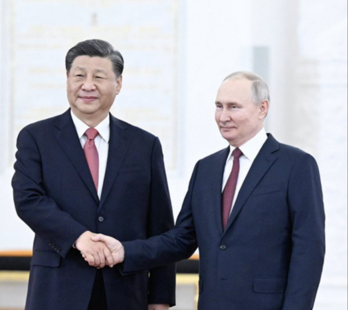 XiZnping's tweet photo. 🚨 BREAKING: Putin just confirmed what Washington feared for years.

🇷🇺 Russia and 🇨🇳 China are moving closer to a massive oil & gas alliance — and they don’t want the 🇺🇸 dollar in the middle anymore.

While the U.S. talks about “energy dominance,” Moscow and Beijing are building a parallel system to bypass Western control entirely.

If the petrodollar weakens, America’s economic leverage weakens with it.

This isn’t just an energy deal.
It’s a direct challenge to U.S. financial supremacy. ⚠️🔥