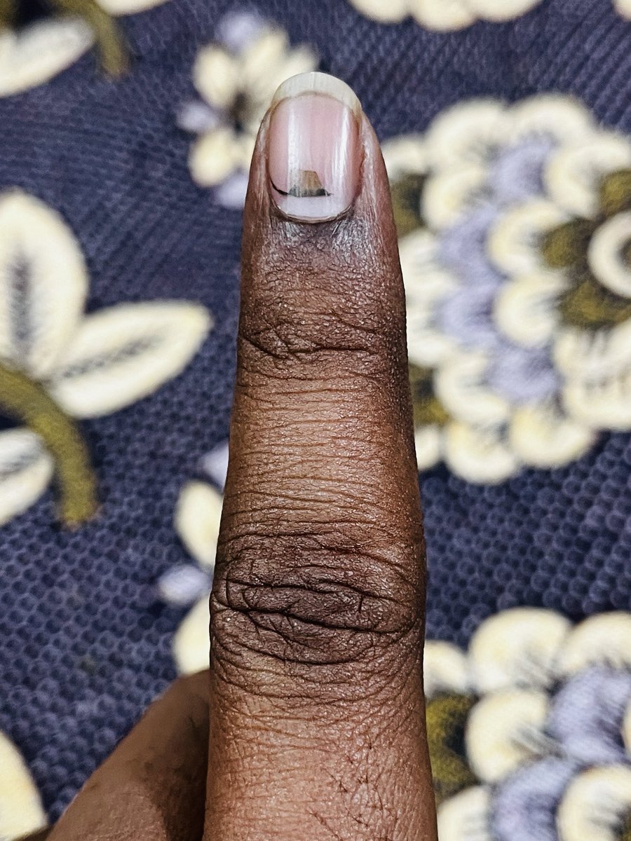 Sushu1106's tweet photo. Power of a common Man!!!! Happy to be part of the democratic society… Thank you @ECISVEEP for conducting the genuine elections ❤️😍
#CJosephVijayEnumNaan❤️💛❤️ https://t.co/uJVmid4GsS