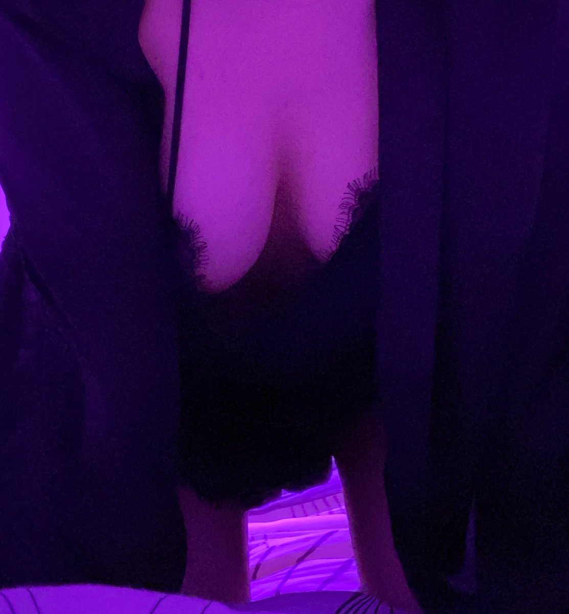 Cyxpusss's tweet photo. 标签打满！#胸 #大雷 #巨乳 https://t.co/QKkEwNMnZQ