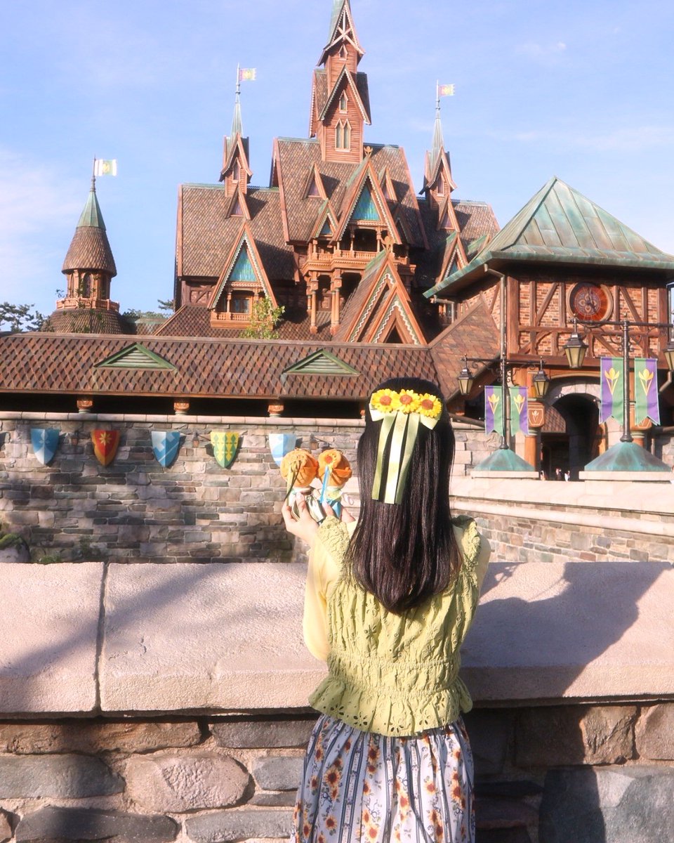 natsu_disney_95's tweet photo. 頂いた髪飾りでバースデーアナちゃんに🌻💚✨ https://t.co/DfLJsZWuSC