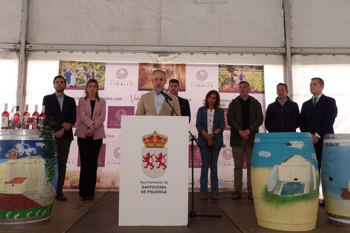 PabloSaezAM's tweet photo. Primera edición de la Fiesta de la Primavera organizada por @RutaVinoCigales y el Ayuntamiento de Santovenia de Pisuerga. 
Gracias a las bodegas que acudieron al evento. 
Desde la @DOCigales siempre apoyaremos las iniciativas que supongan un apoyo al sector y la promoción de nuestros excelentes vinos. 
No podemos entender nuestros pueblos sin el vino porque en él están reflejados esfuerzo, tradición, riqueza, cultura e identidad. 
Enhorabuena por la organización y adelante para que sea la primera de muchas.