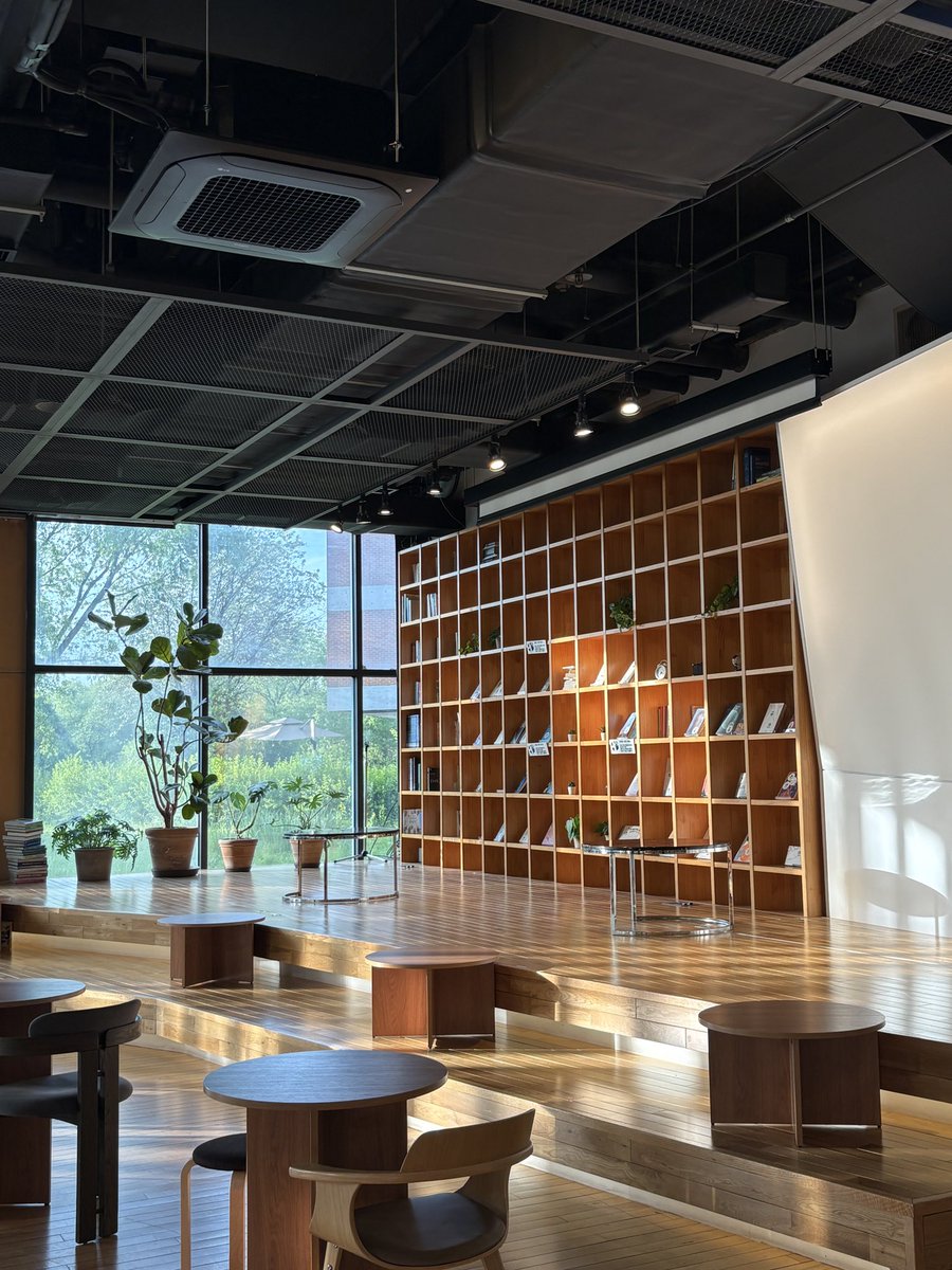 offoyu's tweet photo. 📍파주 리파크 ☕️
책의 도시
느좋 파주...📚 https://t.co/IkciWCdFPA